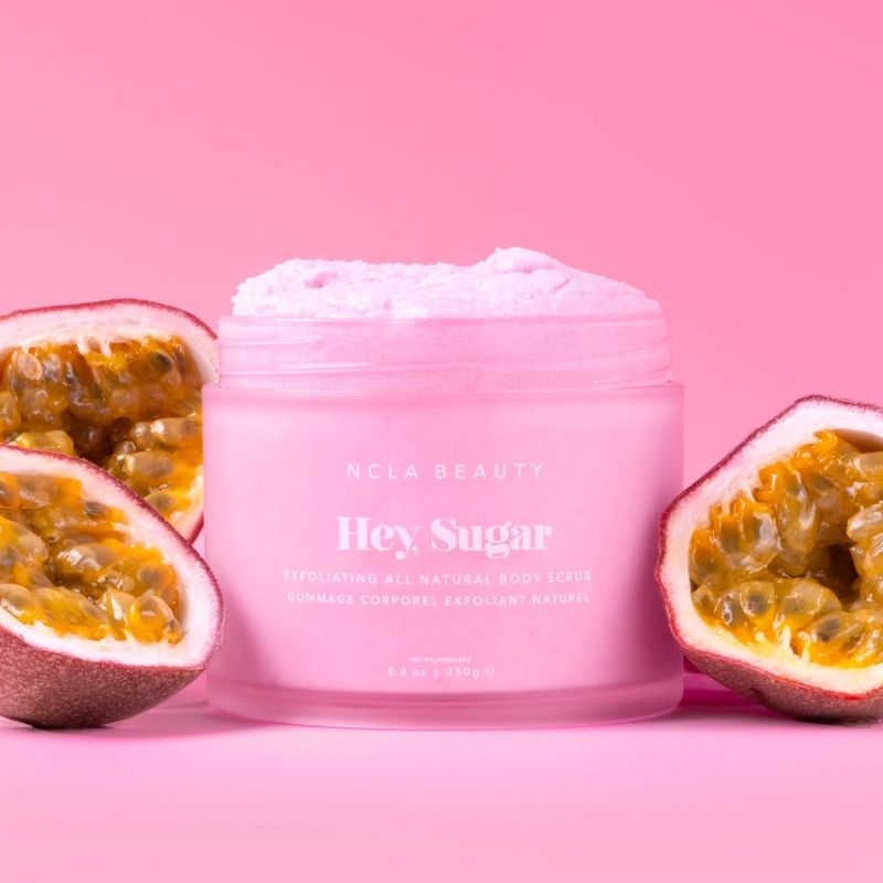 Скраб для тіла &laquo;Маракуйя&raquo; NCLA Beauty Hey, Sugar Body Scrub &ndash; Passion Fruit Короткий термін, 250 г 850034009896 фото
