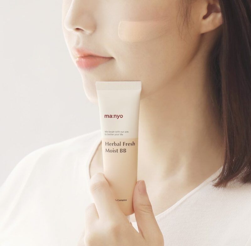 BB крем зволожувальний з екстрактами свіжих трав Manyo Herbal Fresh Moist BB, 30 г 000002946 фото