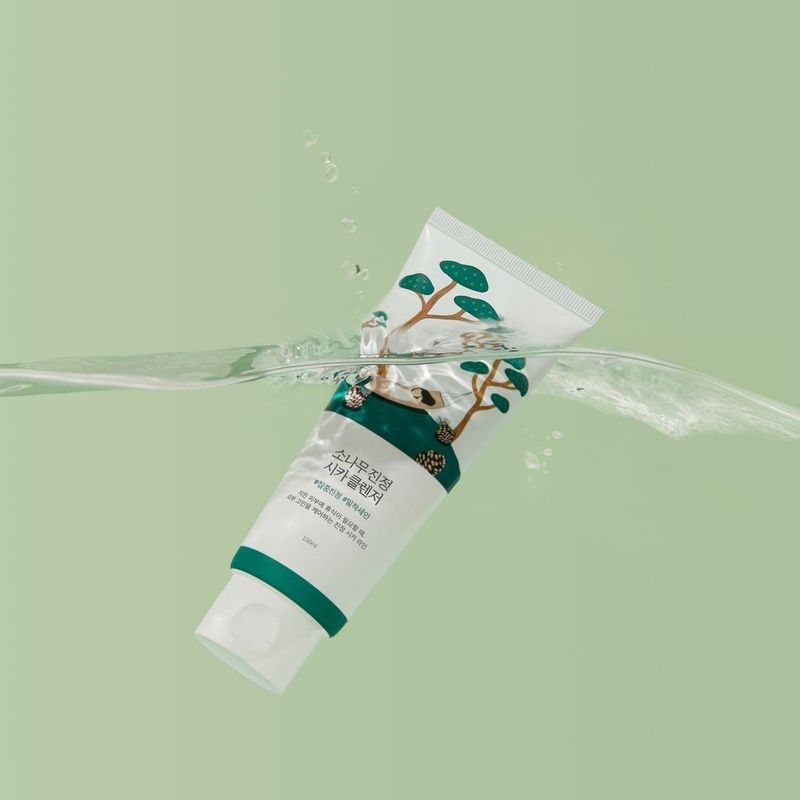 Очищувальна пінка з екстрактом голок сосни ROUND LAB Pine Calming Cica Cleanser, 150 мл 8809864754126 фото