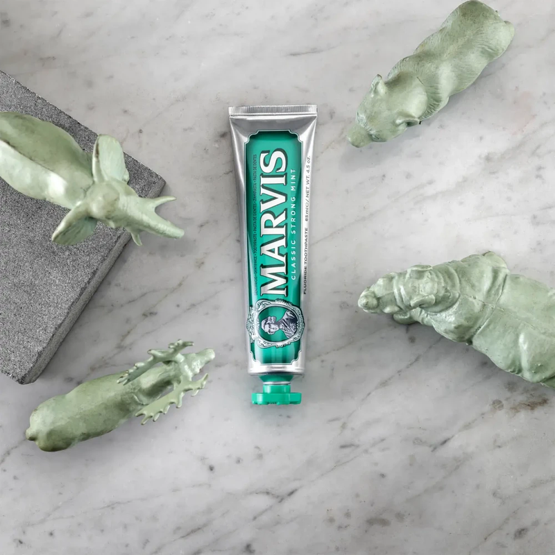 Зубна паста "Класична Інтенсивна М'ята" Marvis Classic Strong Mint, 85 мл 8004395111701 фото