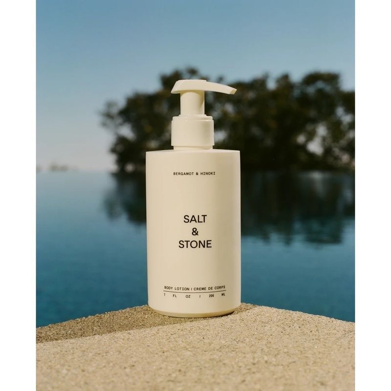 Зволожувальний лосьйон для тіла з ароматом бергамоту та хінокі Salt & Stone Body Lotion Bergamot & Hinoki, 206 мл 711221983859 фото