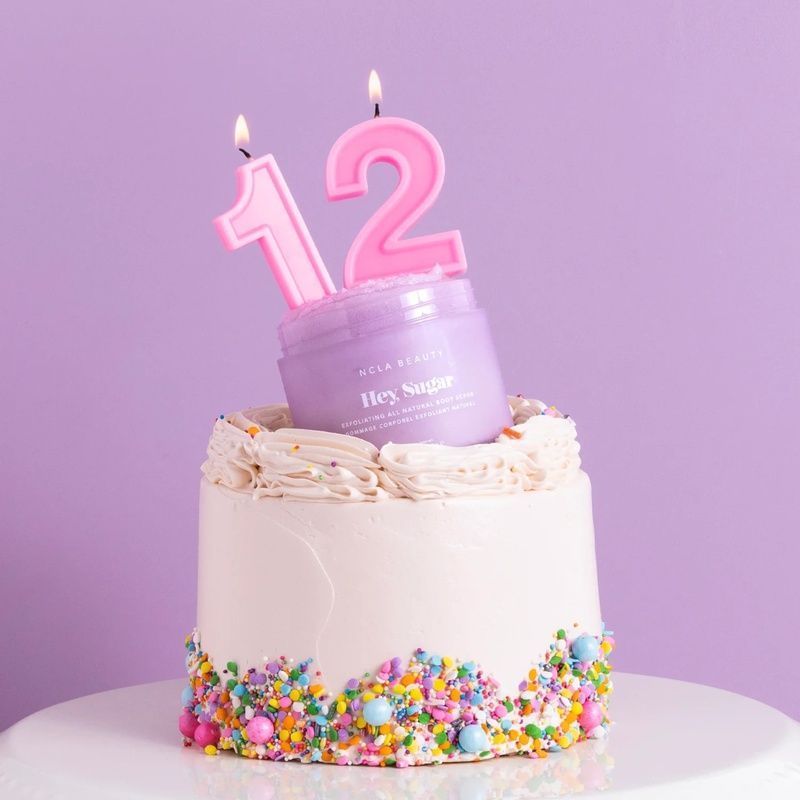 Скраб для тіла &laquo;Святковий торт&raquo; NCLA Beauty Hey, Sugar Body Scrub &ndash; Birthday Cake, 250 г 658580349868 фото