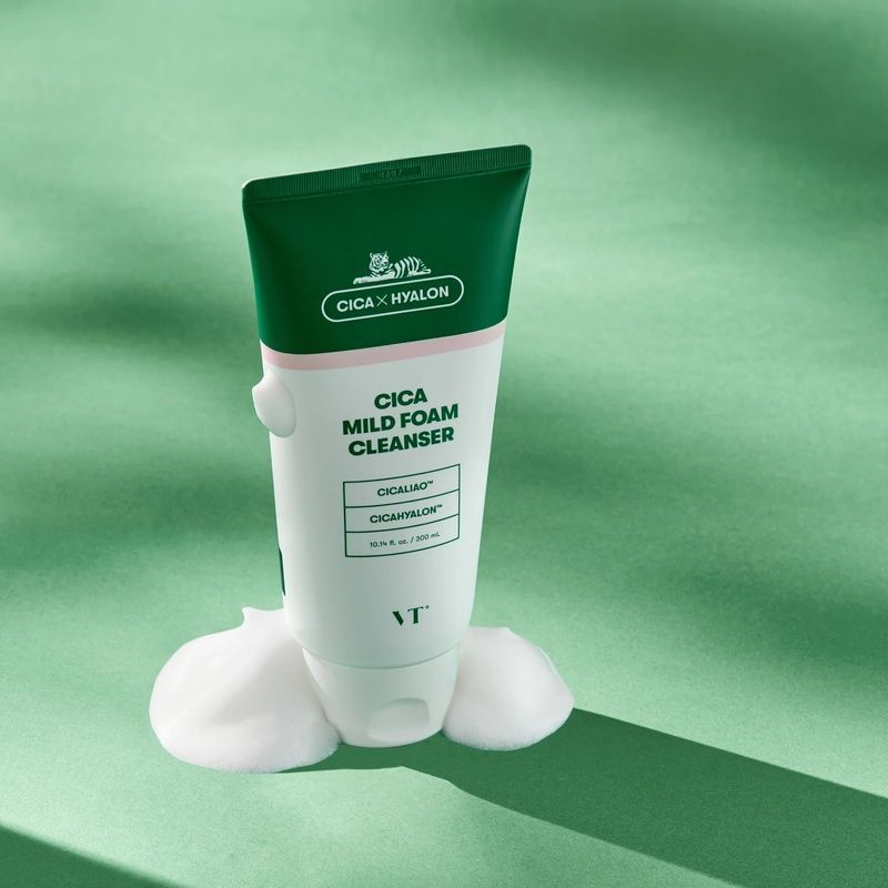 Ніжна пінка для вмивання із екстрактом центелли азіатської VT COSMETICS Cica Mild Foam Cleanser, 300 мл 8809695670114 фото