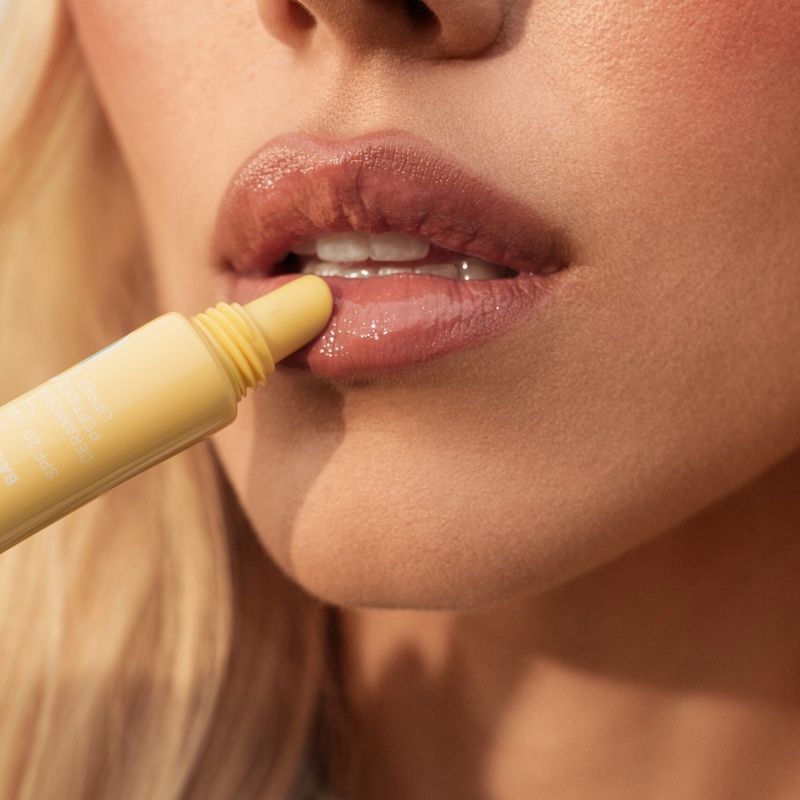 Блиск для губ Lipss Banana Lipper SPF20, 10 мл 4820276881075 фото