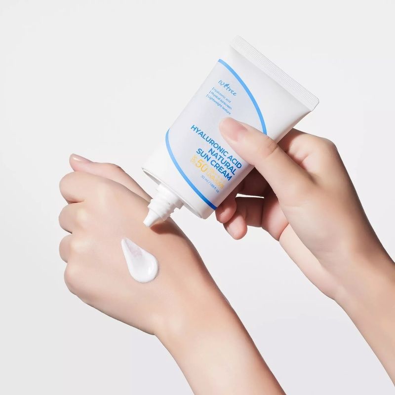Мінеральний сонцезахисний крем для обличчя IsNtree Hyaluronic Acid Natural Sun Cream, 50 мл 8809800941672 фото