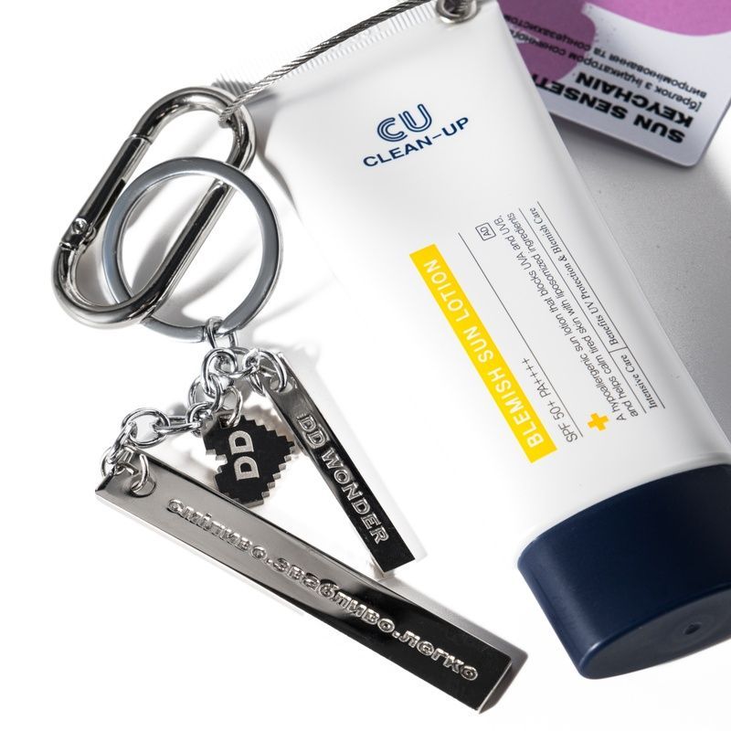 Брелок з UV індикатором та сонцезахистом CUSKIN Clean Up Blemish Sun Lotion SPF 50 PA++++, 60 мл 46582 фото