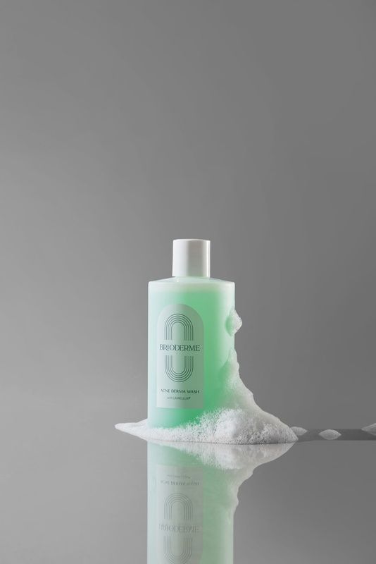 Засіб для миття тіла схильного до висипів та акне Brioderme Acne Derma Wash, 300 мл 8809514550498 фото