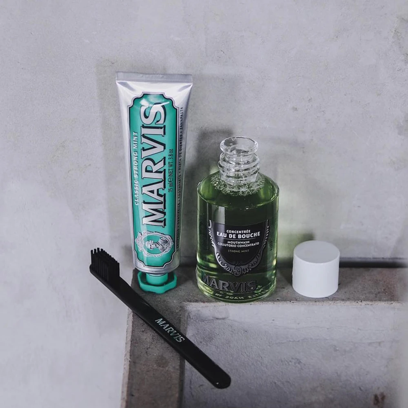 Ополіскувач для порожнини рота "М'ята" Marvis Concentrate Strong Mint Mouthwash, 120 мл 8004395155781 фото