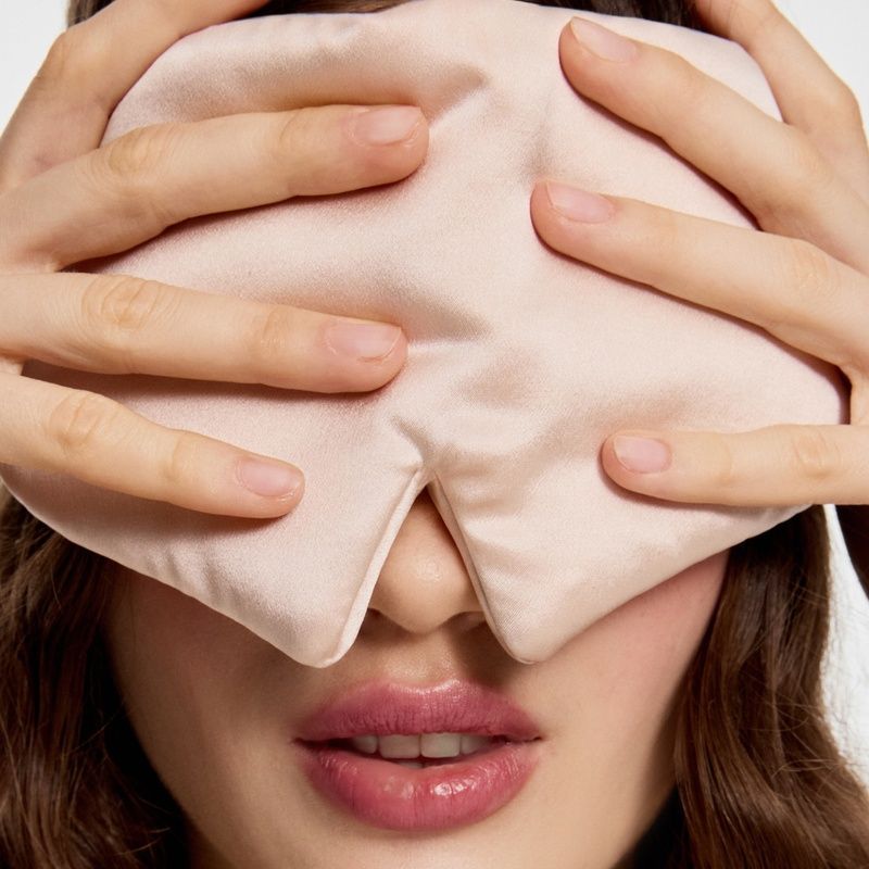 Шовкова маска для сну та відпочинку (чорний) Mon Mou Pure Silk&sup3; Mask Black 013-01 фото