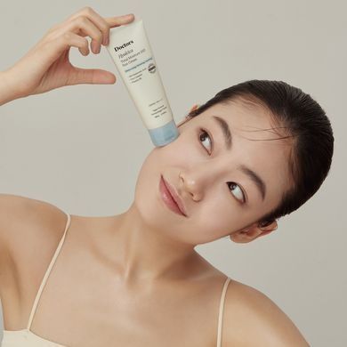Сонцезахисний крем з 10 формами гіалуронової кислоти та центелою Doctors Hyalcica Total Moisture 10 D Sun Cream, 80 мл 8809875904503 фото