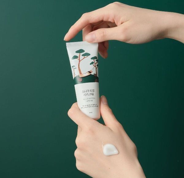 Заспокійливий крем з екстрактом голок сосни ROUND LAB Pine Calming Cica Cream, 50 мл 8809783325674 фото
