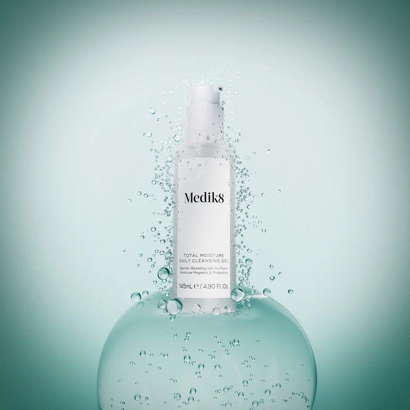 Зволожуючий очищуючий гель Medik8 Total Moisture Daily Cleansing Gel, 145 мл P12194 фото