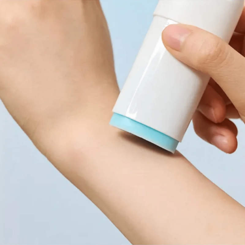Сонцезахисний стік для обличчя Skin 1004 Madagascar Centella Hyalu-Cica Silky-Fit Sun Stick SPF 50+ PA++++, 20 г 04641 фото