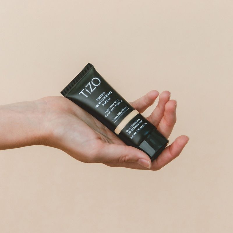 Тонуюча сироватка TiZO Tinted Moisturizing Serum [Light], 50 г 144 фото