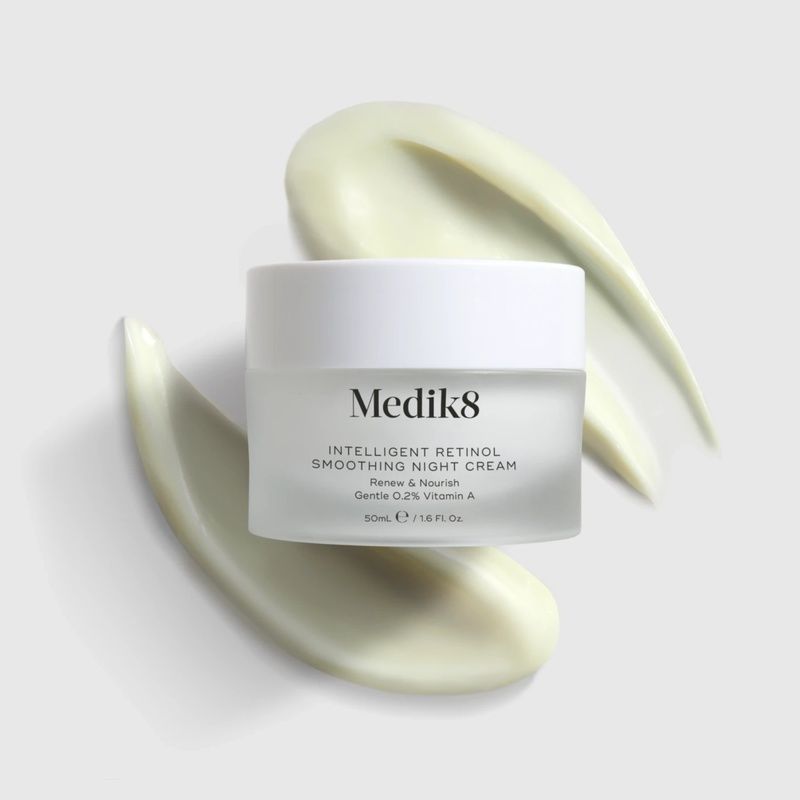 Відновлюючий та живильний нічний крем з 0.2% вітаміну А Medik8 Intelligent Retinol Smoothing Night Cream. 50 мл P10807 фото