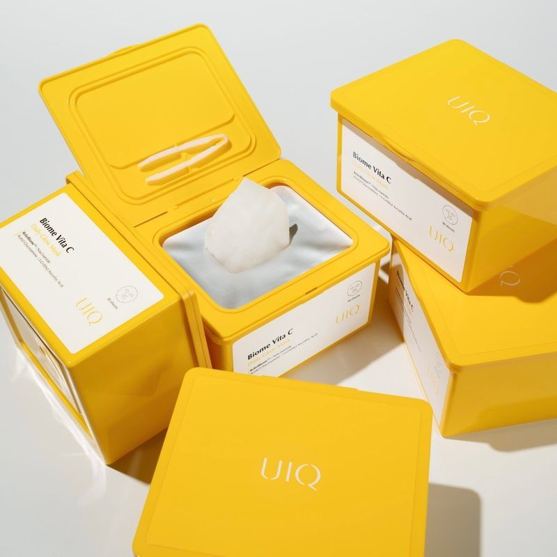Упаковка освітлювальних тканинних масок UIQ Biome Vita C Daily Glow Mask, 30 шт 04432 фото