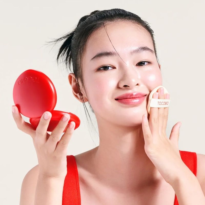 Cяючий тональний кушон - персиковий TOCOBО Apple Dewy Fit Cushion 21C Peach, 15 г TOC051 фото