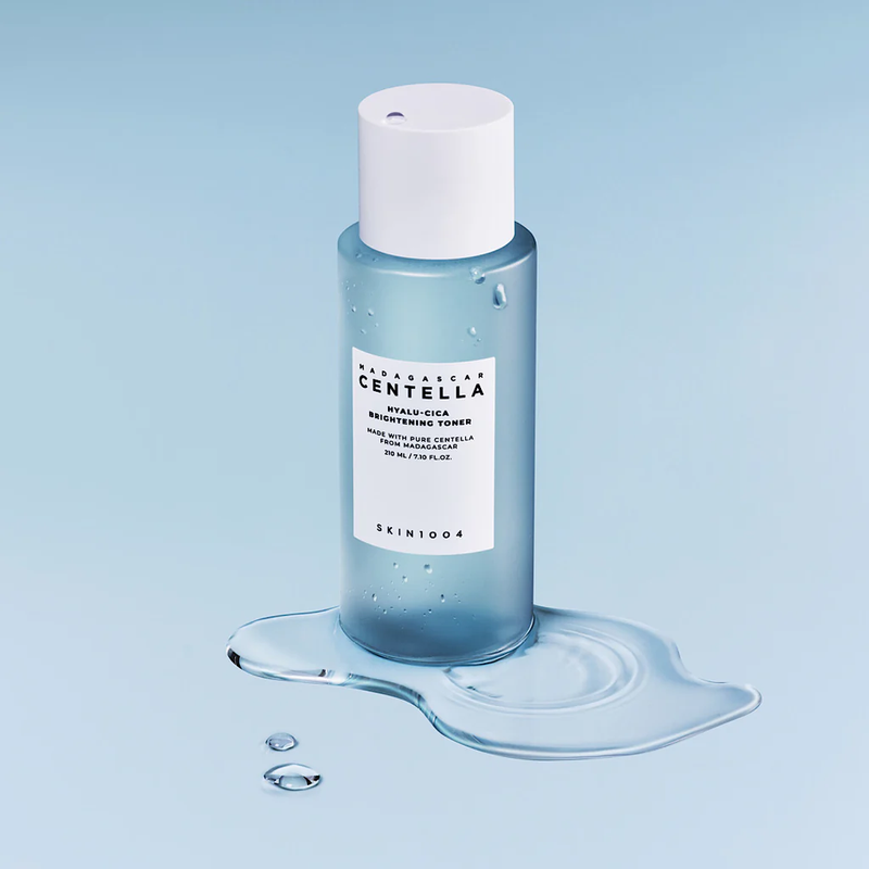 Освітлюючий тонер із центелою Skin1004 Madagascar Centella Hyalu-Cica Brightening Toner, 210 мл 8809913831082 фото
