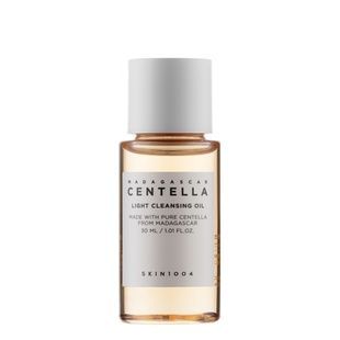 Легка очищуюча олія з екстрактом центелли азіатської Skin 1004 Madagascar Centella Light Cleansing OIl, 30 мл 8809576261226 фото