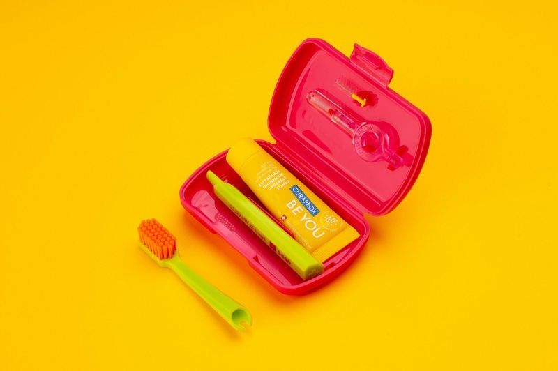 Дорожній набір Curaprox Be You Travel Set Red 137511 фото