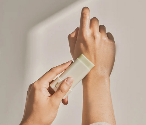 Сонцезахисний стік BEAUTY OF JOSEON Matte Sun Stick Mugwort + Camelia, 18 г 8809864766884 фото