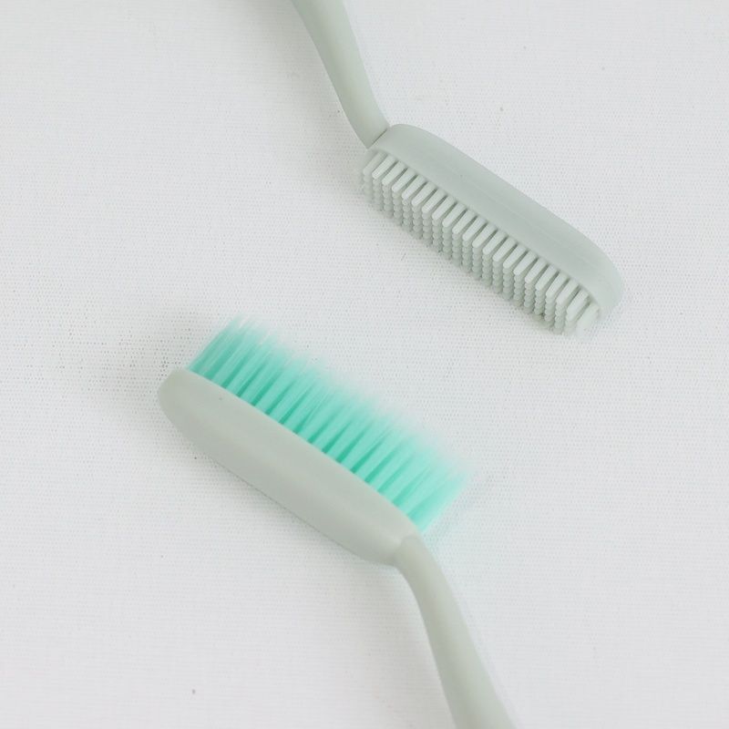 Щітка для пілінгу шкіри голови Solep Scalp Dual Scaling Brush 8800321120010 фото